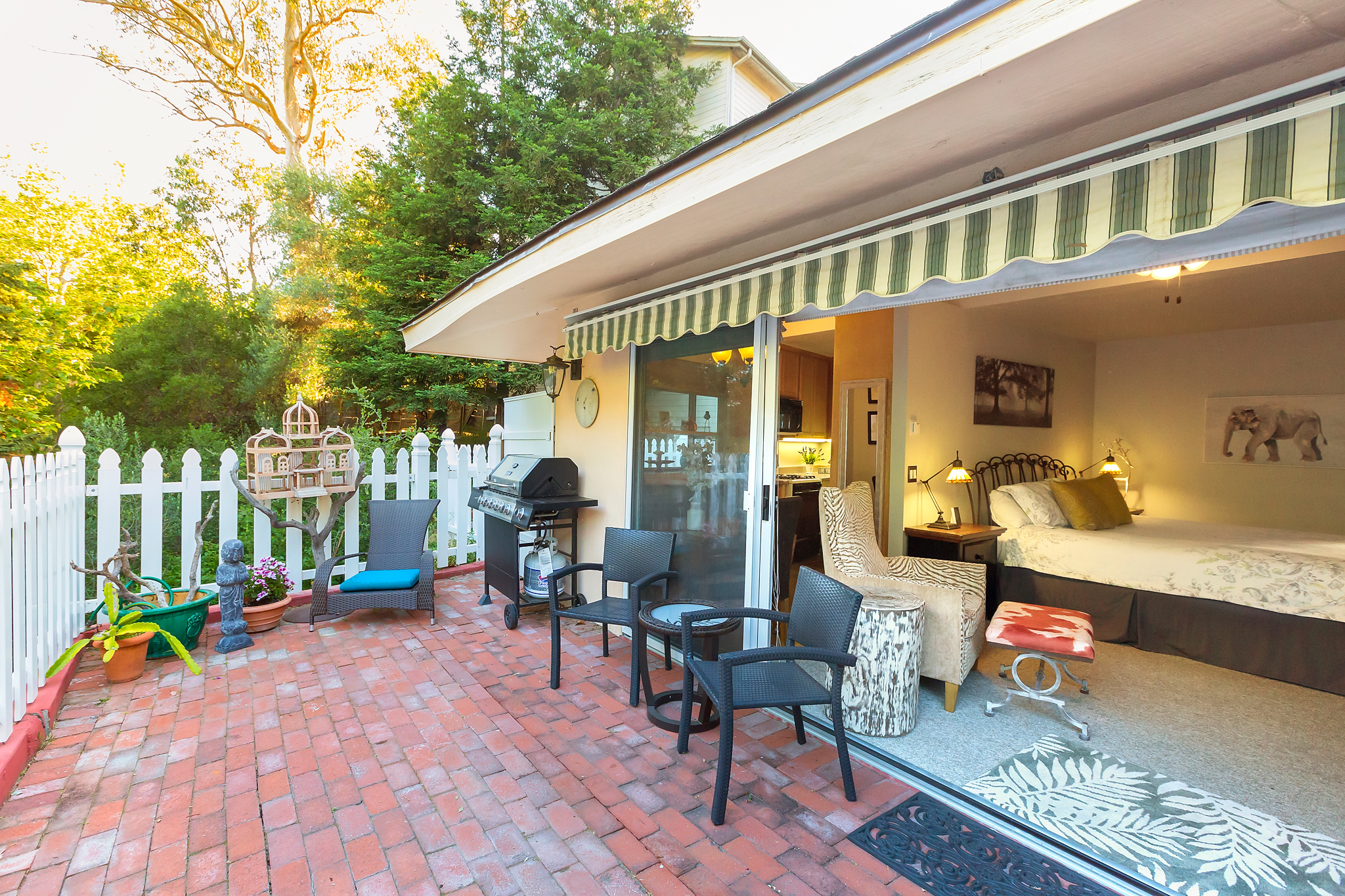 Peach Tree Inn — gallery preview 3